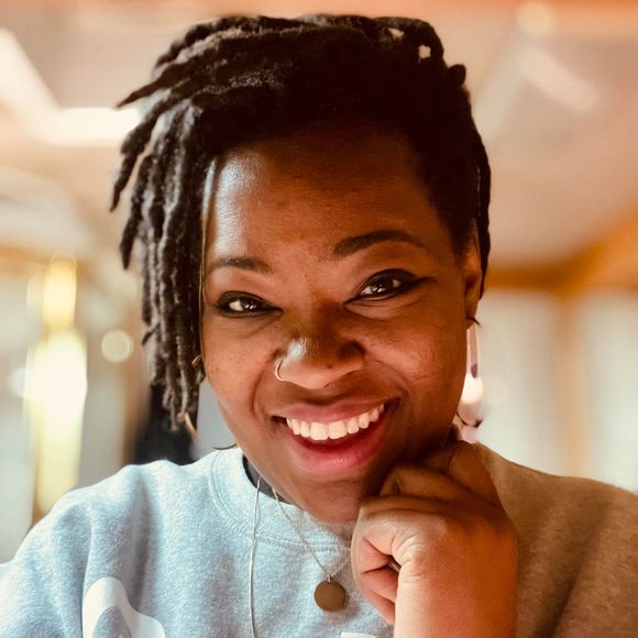 Meet your Posher, Vicky - Picture 1 of 1